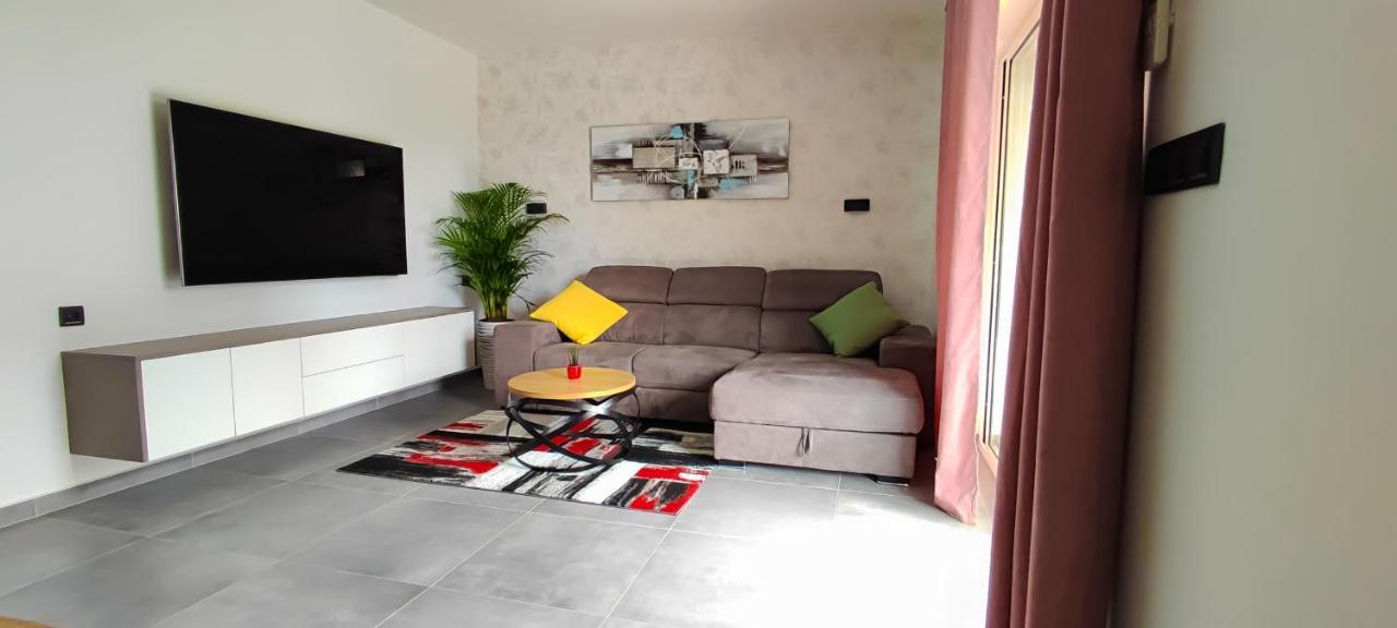 Apartment Denis Krk Town Bagian luar foto
