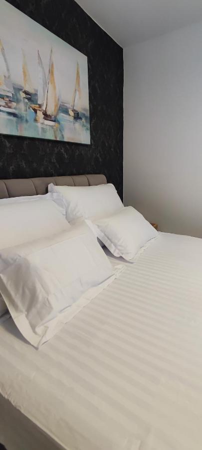 Apartment Denis Krk Town Bagian luar foto