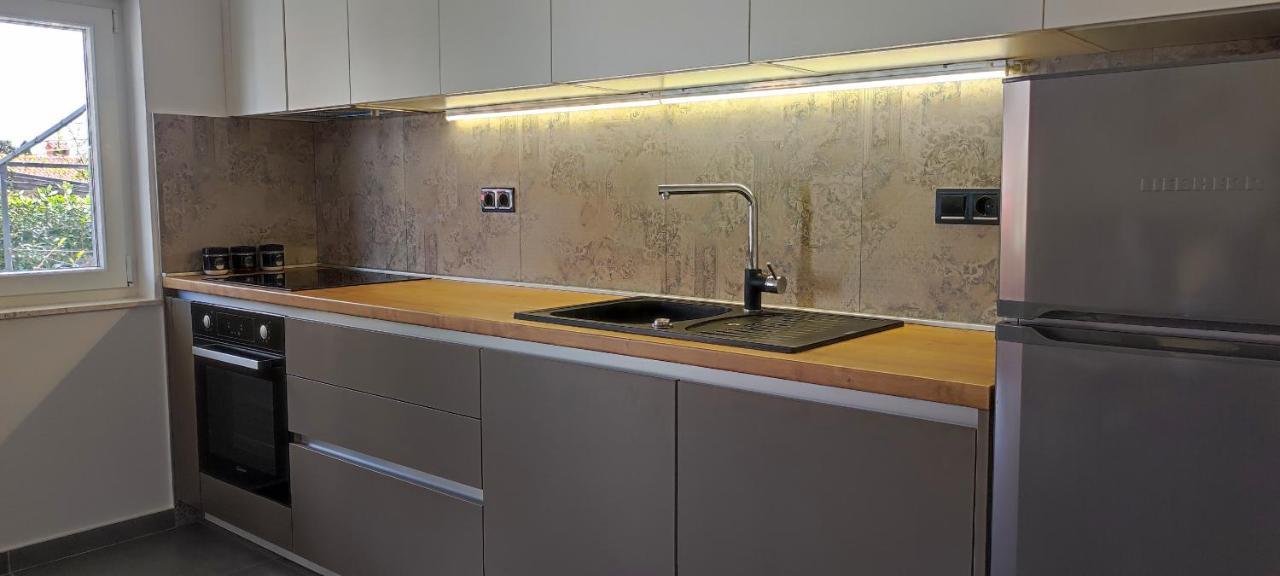 Apartment Denis Krk Town Bagian luar foto