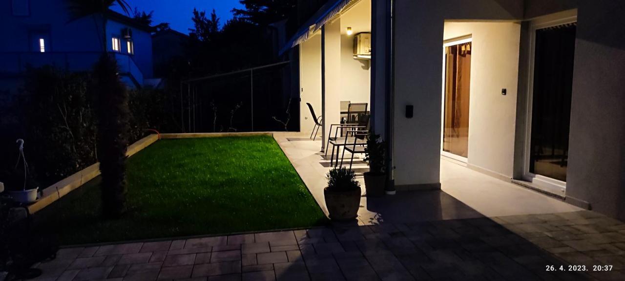 Apartment Denis Krk Town Bagian luar foto